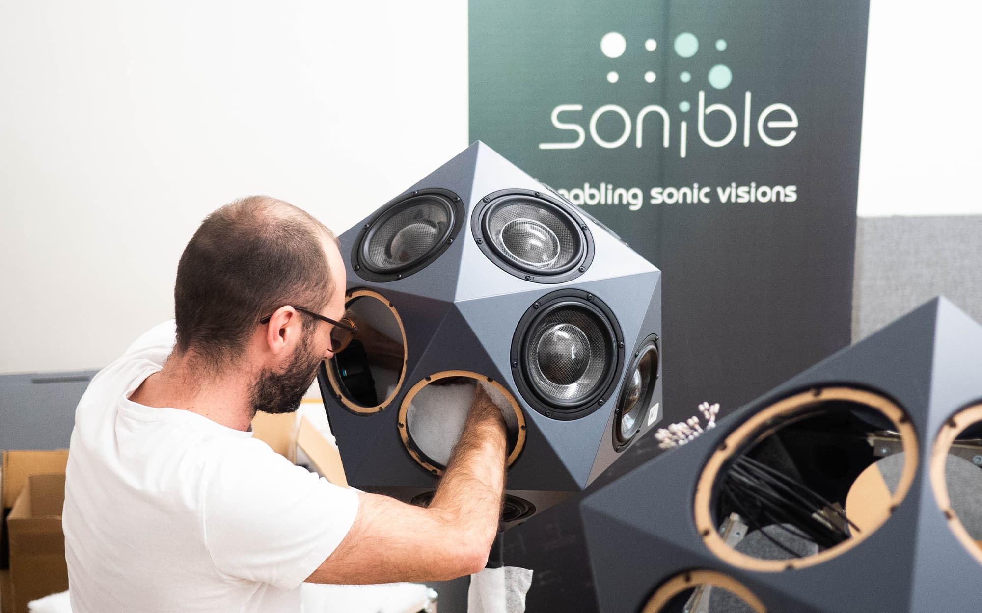 IKO: 3D loudspeaker system on paper, artistic instrument in practice
