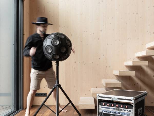 sphere speaker